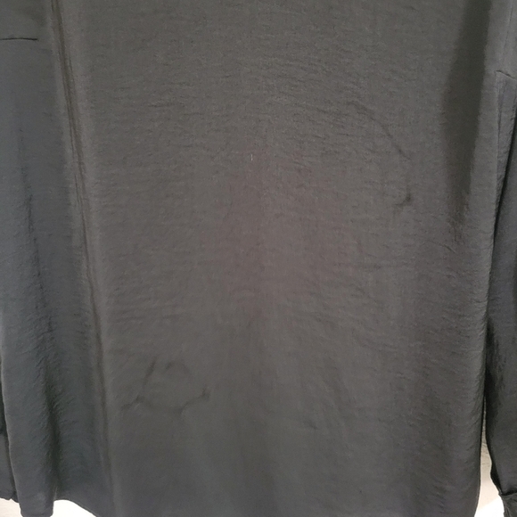 Cabi Vneck top size medium - Picture 3 of 13